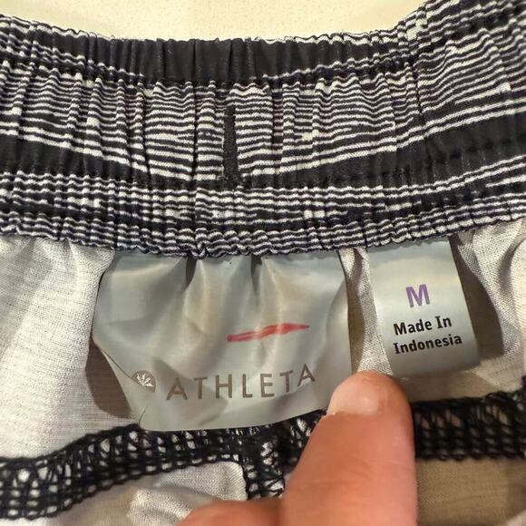 Athleta Ariel Stellar Shorts Women's Medium Gray/Black Running Workout Pockets - Picture 4 of 7